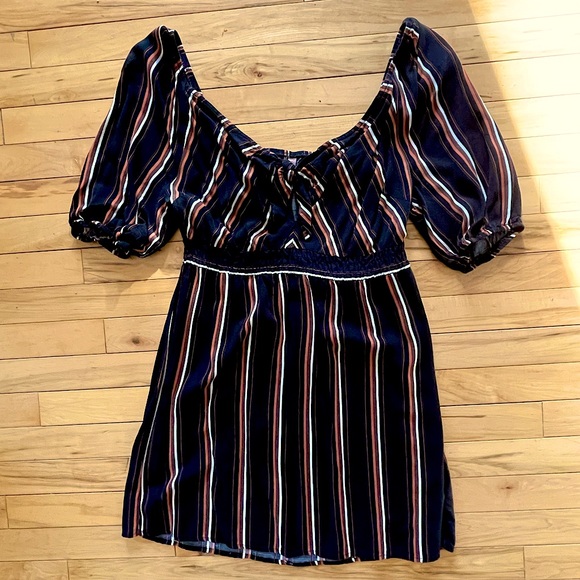 Black Mini Dress 3/4 Puff Sleeve Tie Front V-Neck Vertical Stripes - Picture 2 of 5